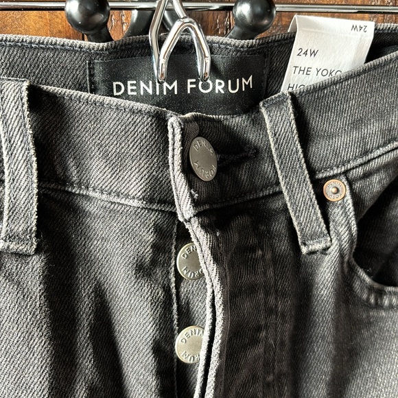 Denim Forum Jeans - Picture 2 of 4